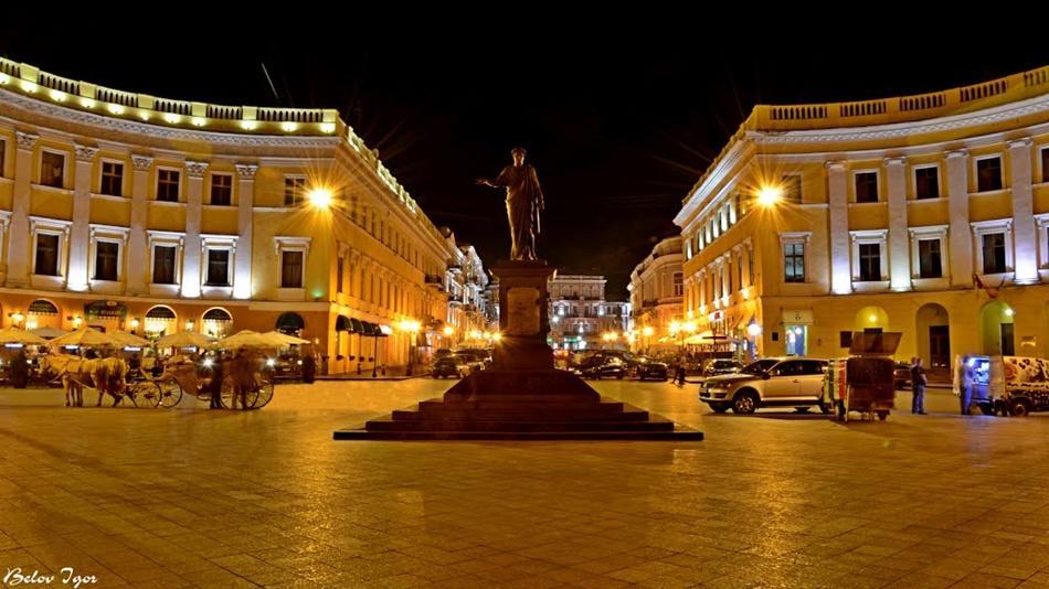 Красивая Квартира В Центре Одессы Odessa Buitenkant foto